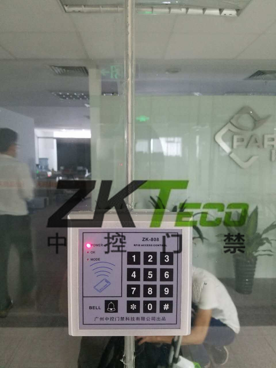 中控门禁公司在安装密码门禁锁